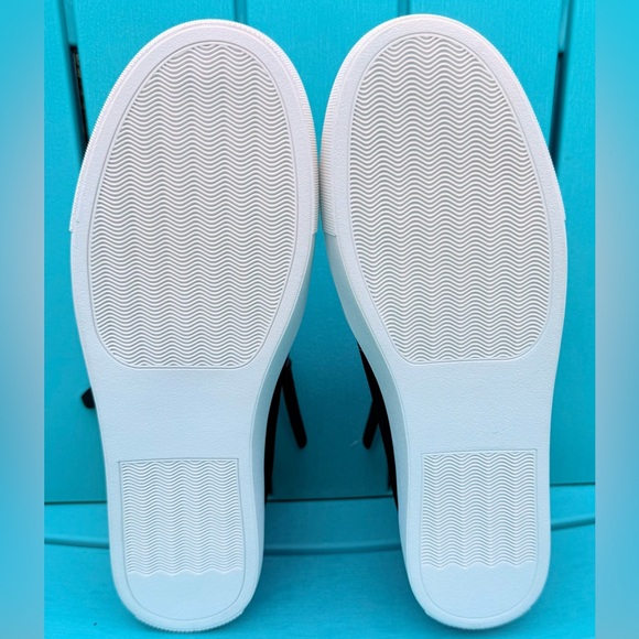 Women’s Steve Madden Camden US Size 9.5 M Black Knit Hidden Wedge Sneaker Boots - Picture 8 of 9